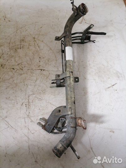 Топливная горловина Suzuki Grand Vitara 3 J20A