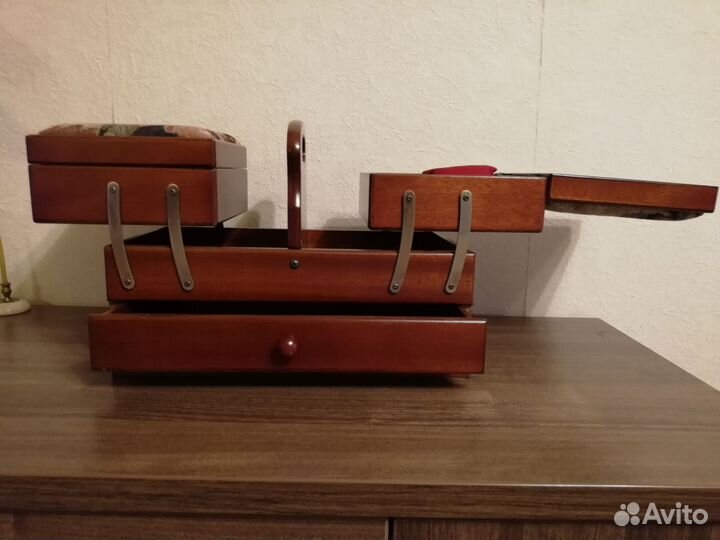 Шкатулка для рукоделия деревянная раскладная