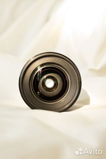 Объектив Canon EF 24mm f/2.8