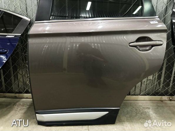 Левая дверь задняя Mitsubishi Outlander 3