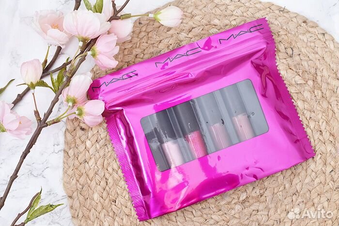 1 Блеск для губ (из набора MAC), оригинал