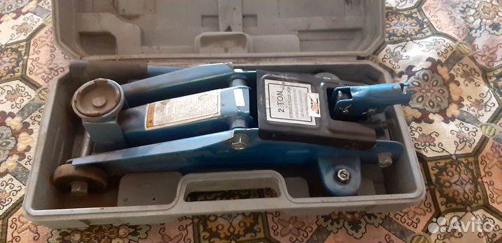 Домкрат гидравлический подкатной бу