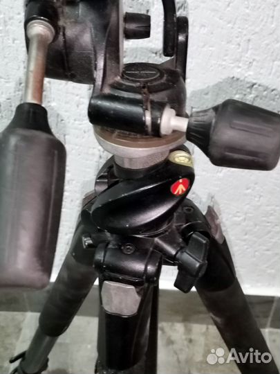 Штатив Manfrotto 055xprob + Manfrotto 808RC4 б.у