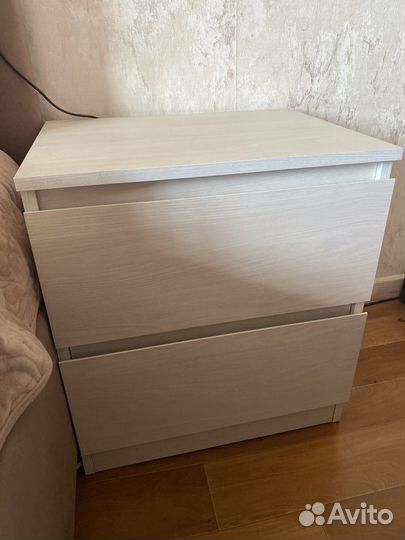 Тумба прикроватная