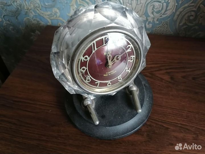 Часы винтажные Маяк в хрустале СССР