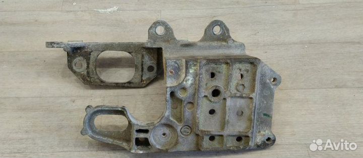 Кронштейн опры МКПП Nissan Qashqai J10 HR16DE 2007