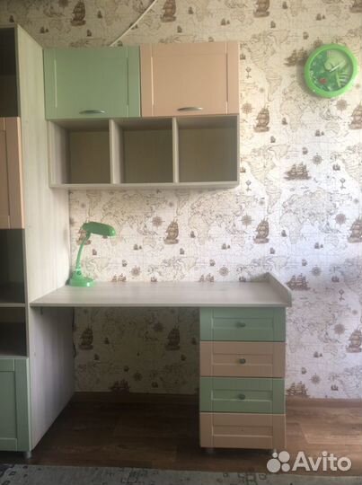 Школьный уголок для двоих детей