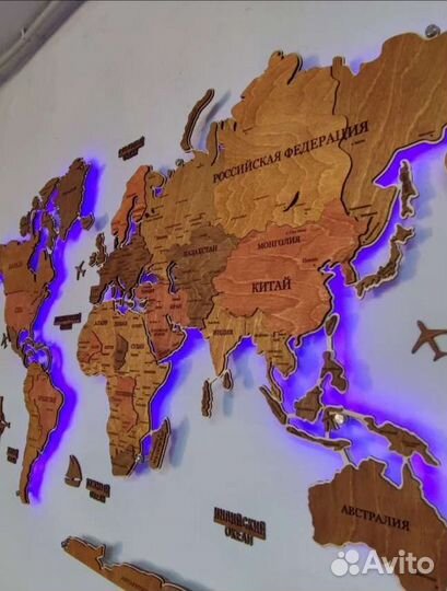 Карта мира из дерева