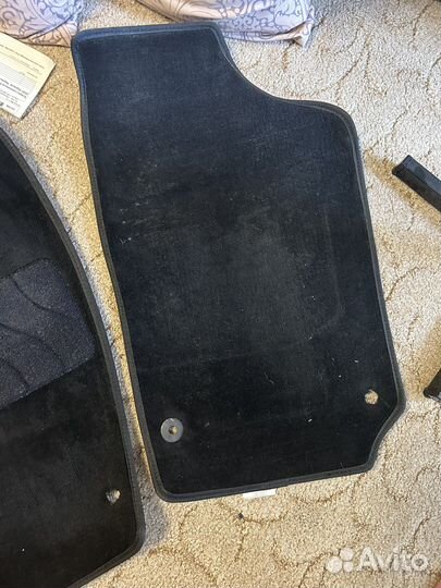 Автомобильные коврики на VW Polo