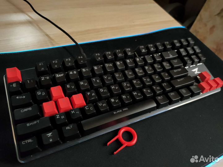 ZET gaming Blade PRO в упаковке, Кейкапы, Пуллер