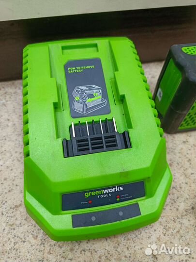 Зарядное устройство плюс аккумулятор