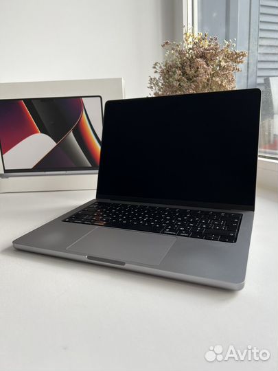 Apple MacBook Pro 13 2017 / куплен в 2018 году