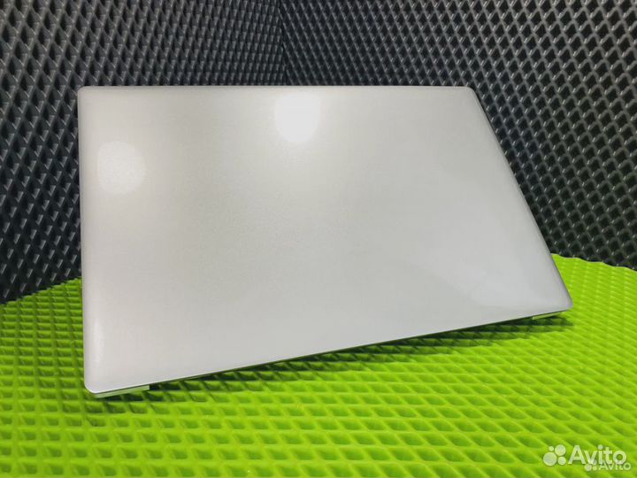 Новый Ноутбук i7/12Gb/SSD256/UHD Комплект