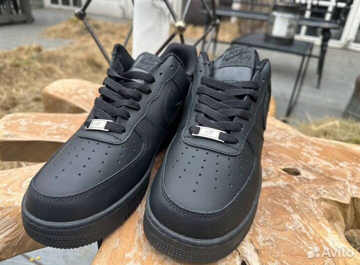 Nike air force 1 low black