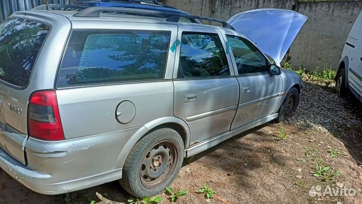 Автомобили на запчасти
