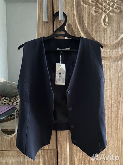 Костюм с юбкой