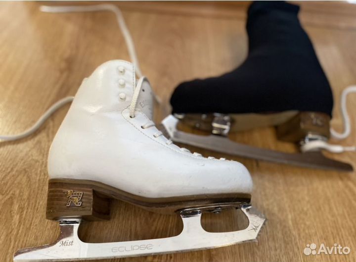 Фигурные коньки risport 210