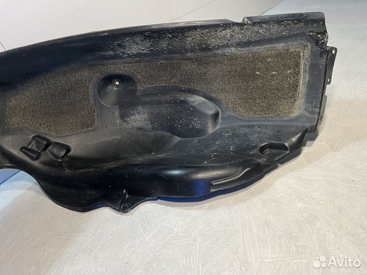 Подкрылок задний правый BMW E60