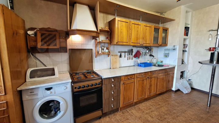 3-к. квартира, 90 м², 10/10 эт.