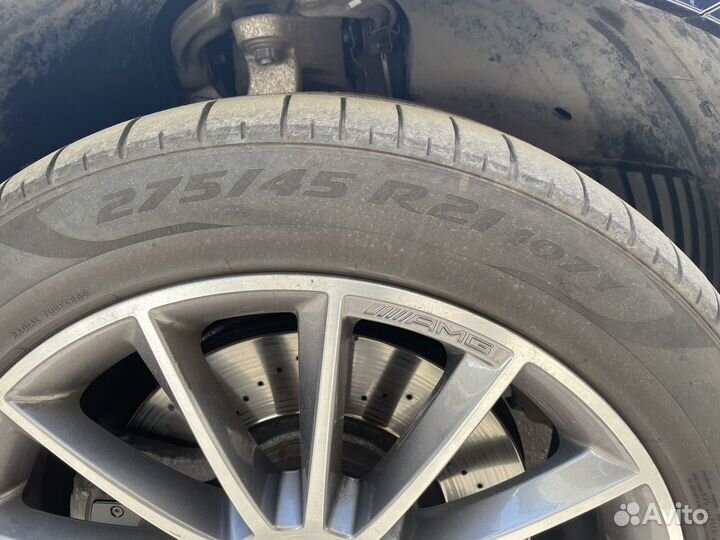 Pirelli P Zero 275/45 R21 и 315/40 R21 111Y