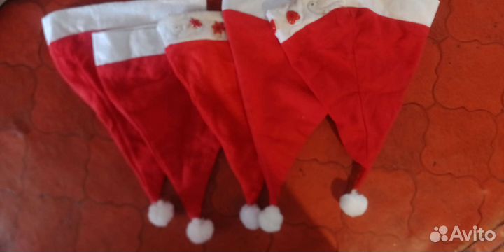 Новогодняя атрибутика. Гирлянды, костюмы