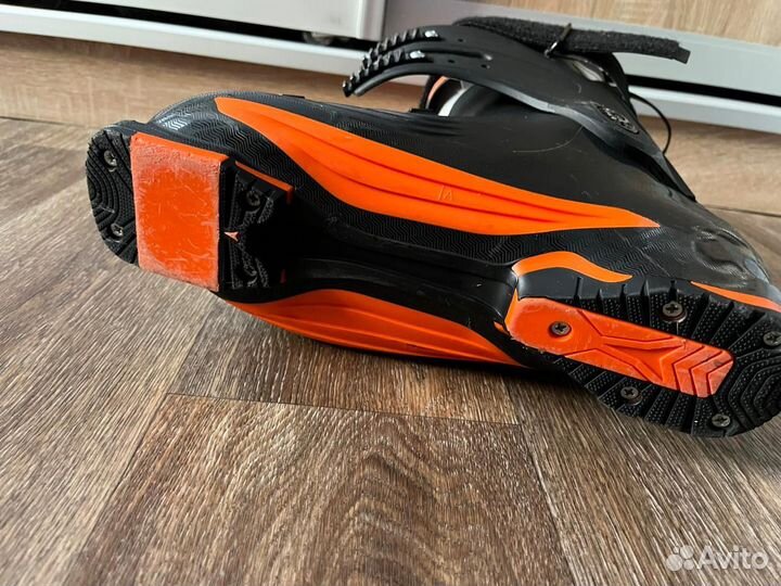 Горнолыжные ботинки atomic