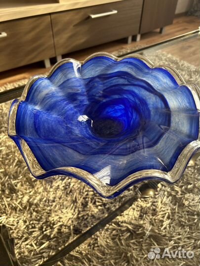 Ваза для фруктов на ножке