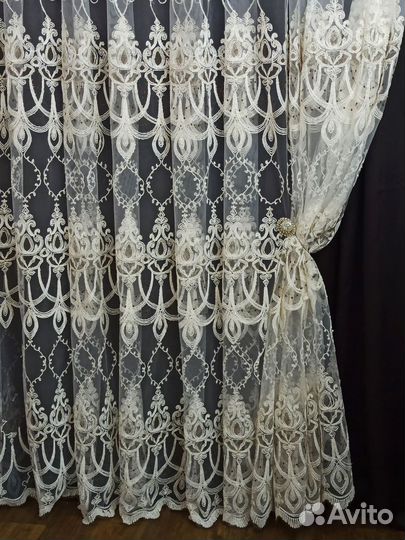 Тюль с вышивкой
