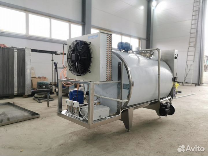 Охладитель молока с промывкой 2500 литров