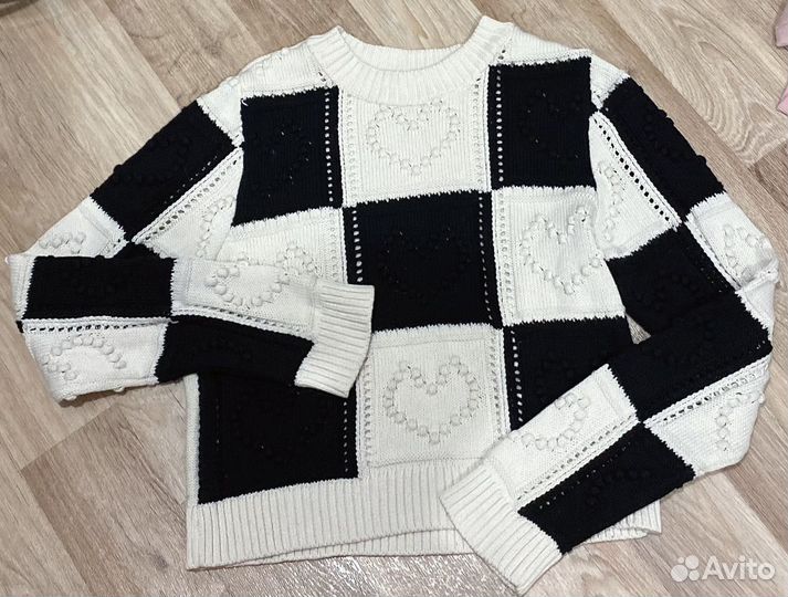 Свитер женский