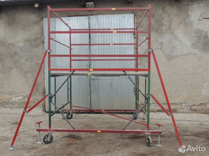 Аренда строительных лесов, вышек-тур, лестниц