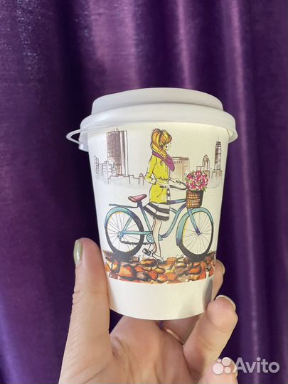 Стаканчик бумажный красивый