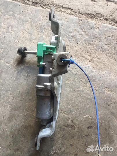 Моторчик заднего стеклоочистителя Subaru Impreza