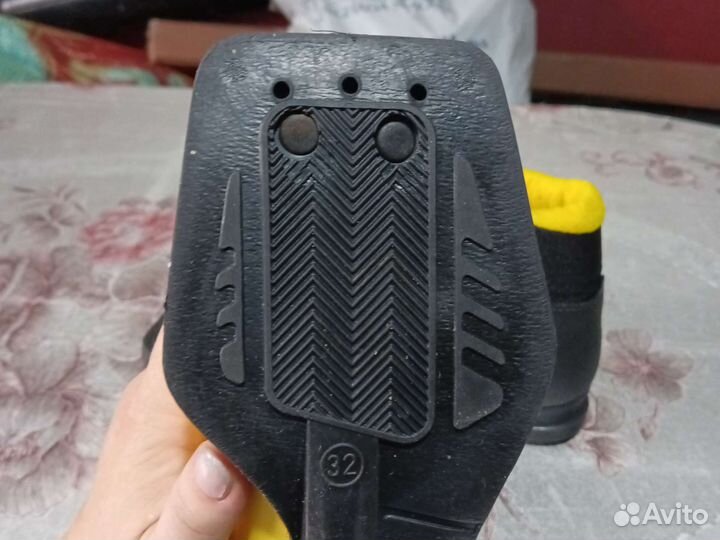 Лыжные ботинки