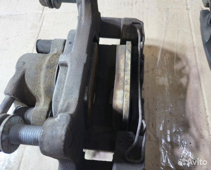 Суппорт тормозной передний Audi A4 Iv B8 cdhb 2009