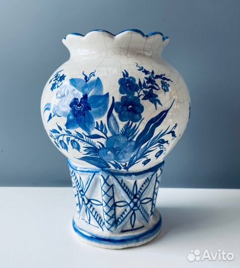 Ваза « 8 марта». Керамика, роспись, кракле