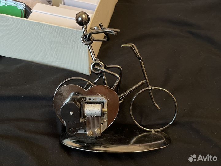 Музыкальная статуэтка