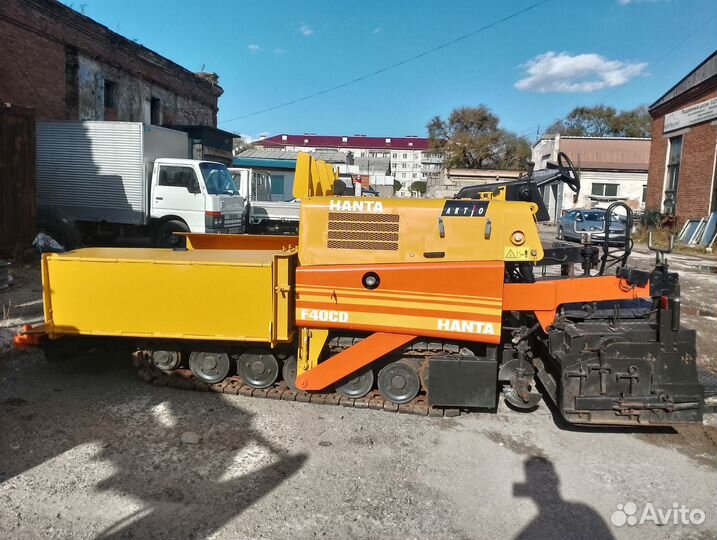 Асфальтобетоноукладчик Hanta F1740C, 2010