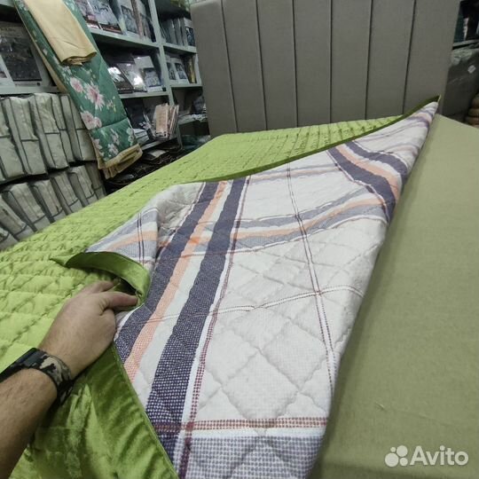 Стеганое велюровые покрывало