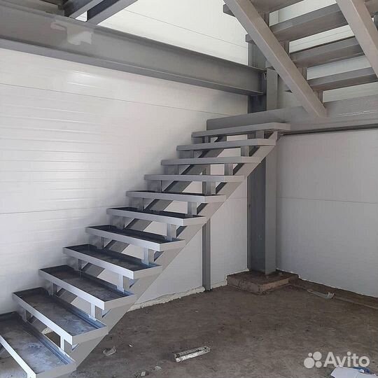 Лестница на второй этаж