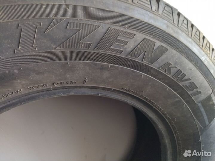 Kumho I'Zen KW31 245/70 R16