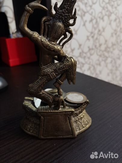 Старинная бронзовая статуэтка