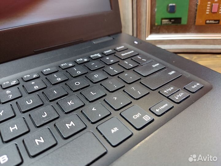 Ноутбук dell Latitude 3490