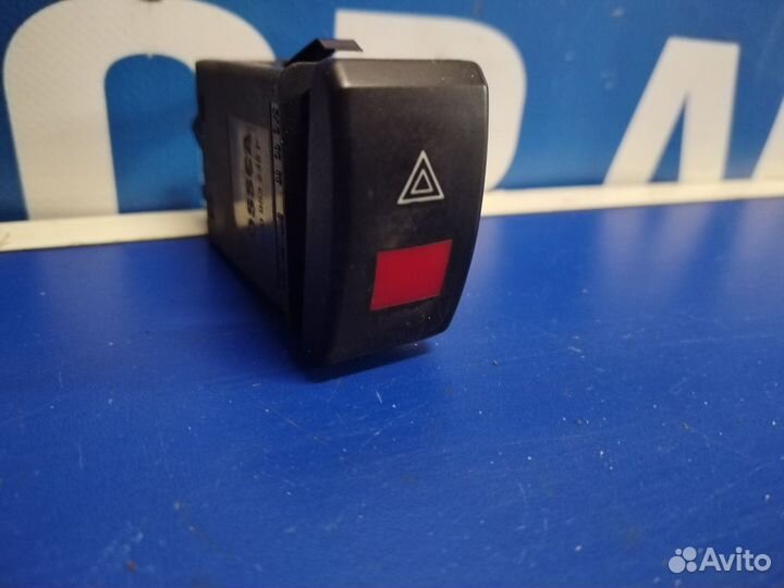 Кнопка вкл. аварийной сигнализации Skoda Octavia