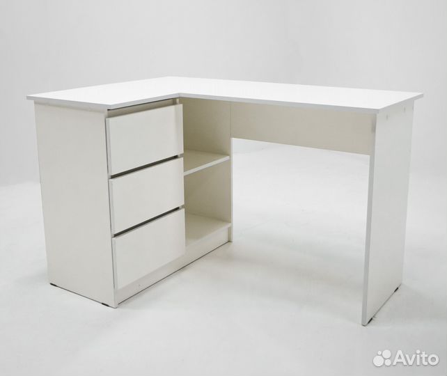 Стол угловой письменный в скандинавском стиле