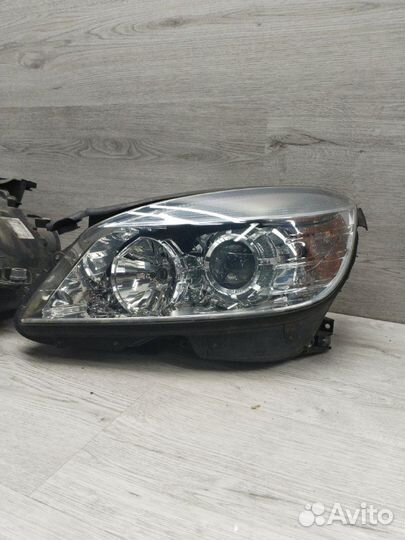 Фары Mercedes C-Class W204 M271.820 2010