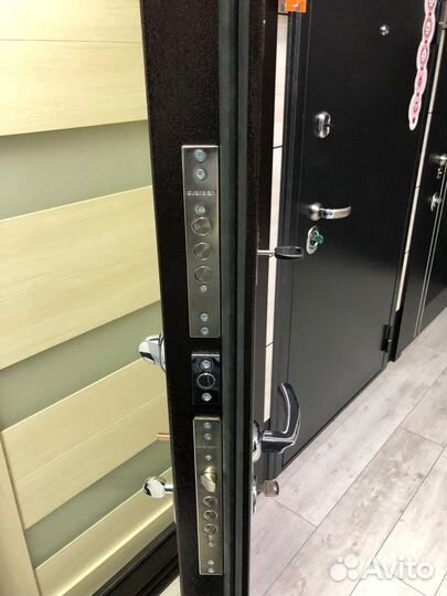 Дверь входная металлическая