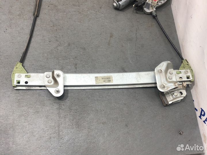 Стеклоподъемник передний правый Granta