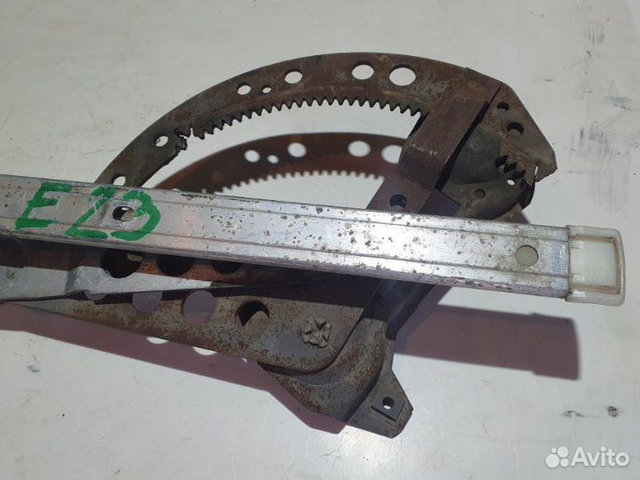 Стеклоподъемник задний правый Bmw 7 E23