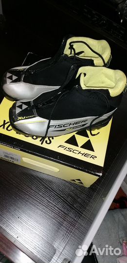 Лыжные ботинки fischer р. 32-33
